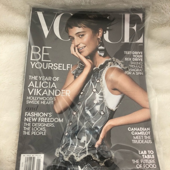 VOGUE Magazine January 2016 - Picture 1 of 3